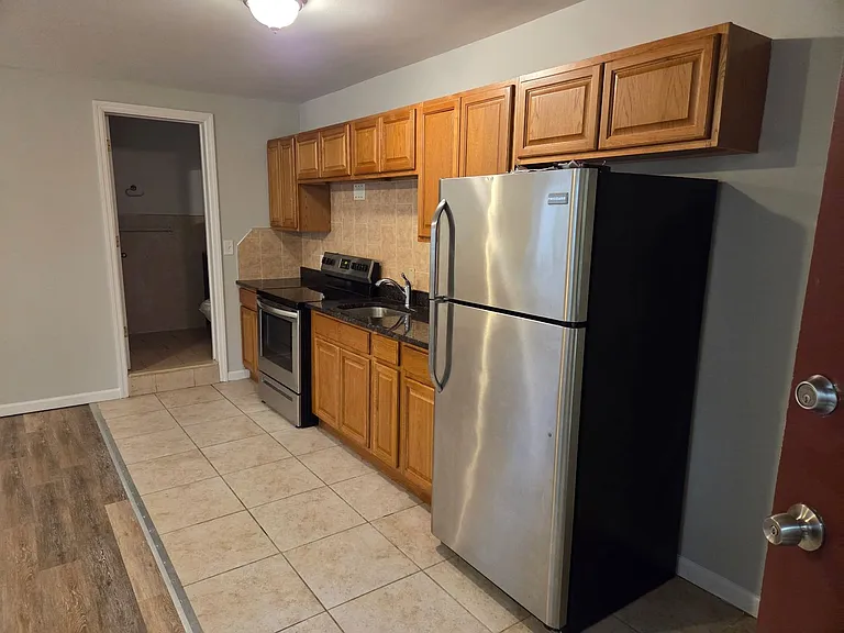 19 Long St #19D — Photo 3