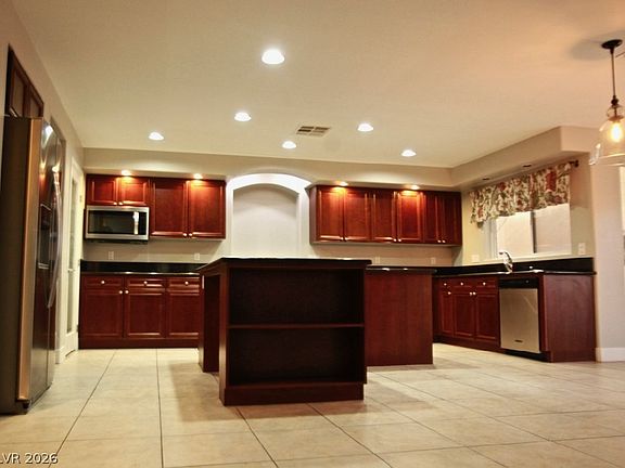 3rd image of 617 Doubleshot Ln