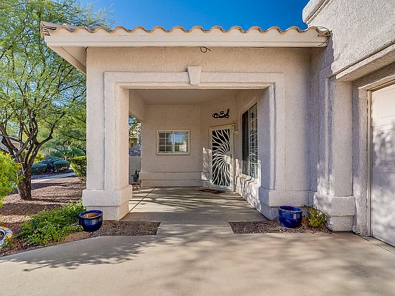 2nd image of 1448 W Bridalveil Pl