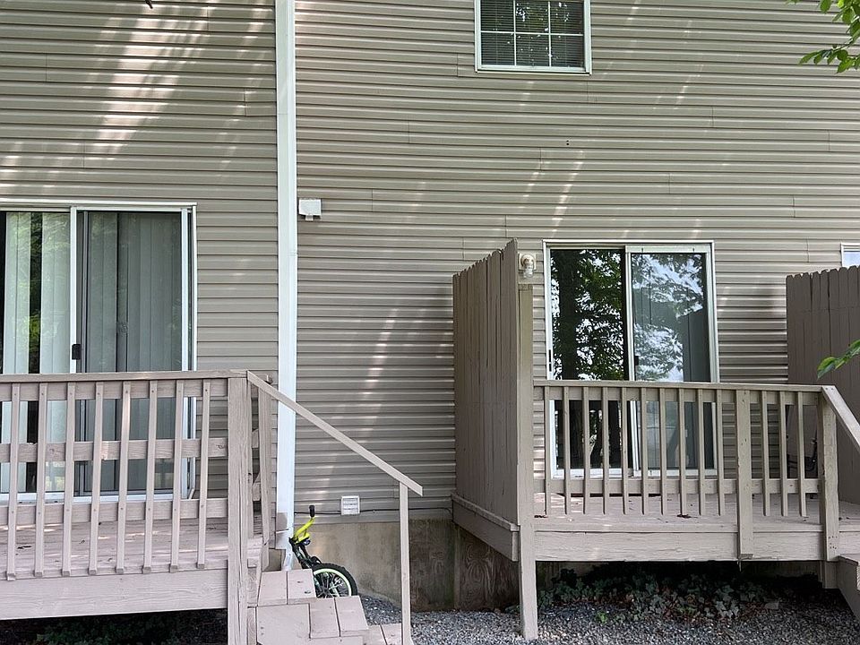2nd image of 1049 Shenandoah St Suite D