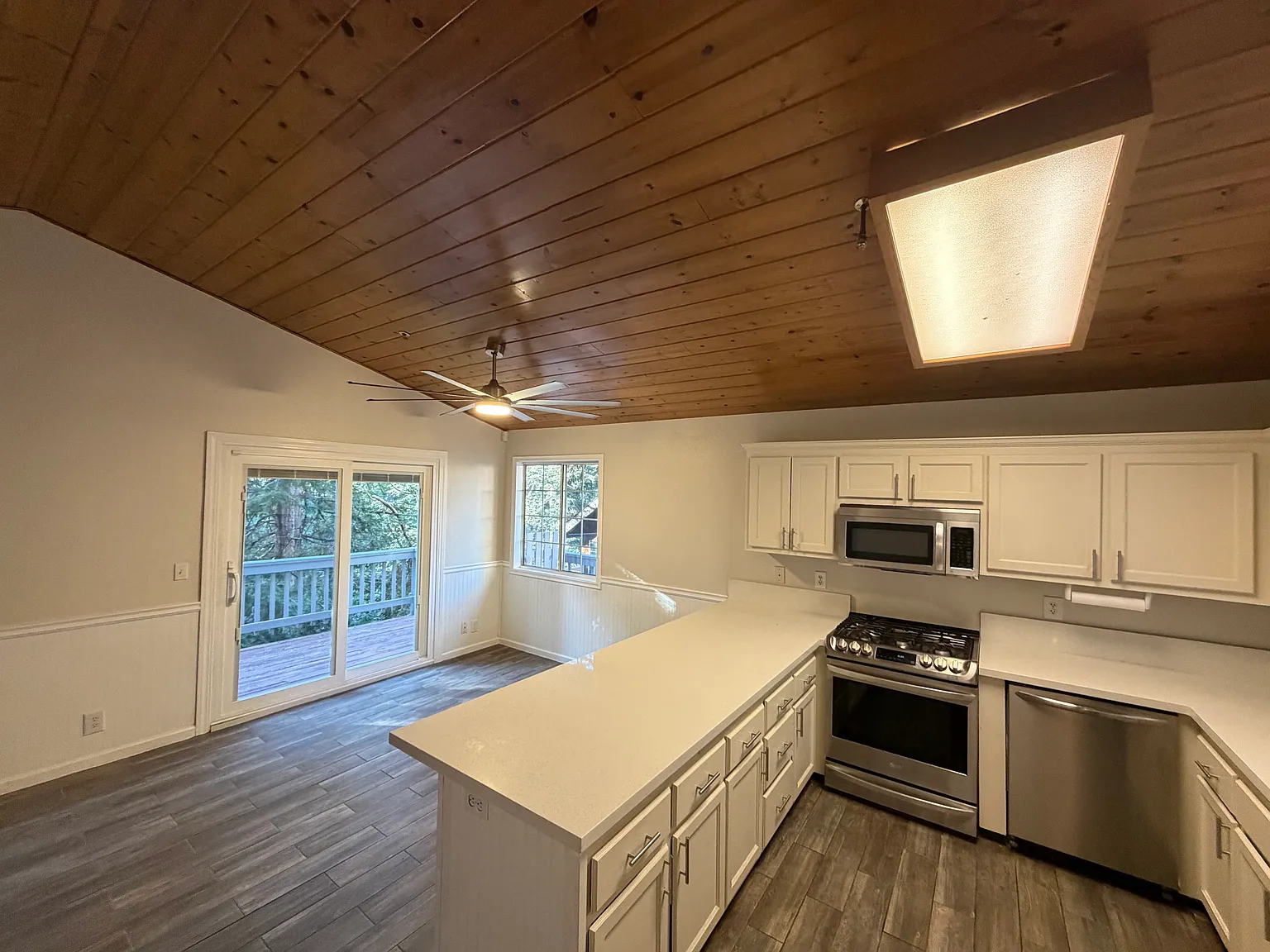 3 bed, 2.5 bath, 1265 sqft, $2,499 — Photo 1