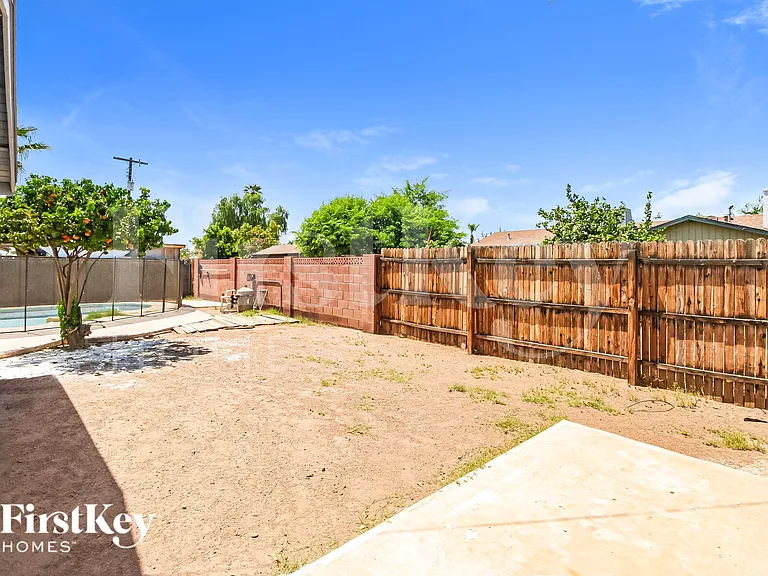 2030 E Aspen Ave — Photo 18