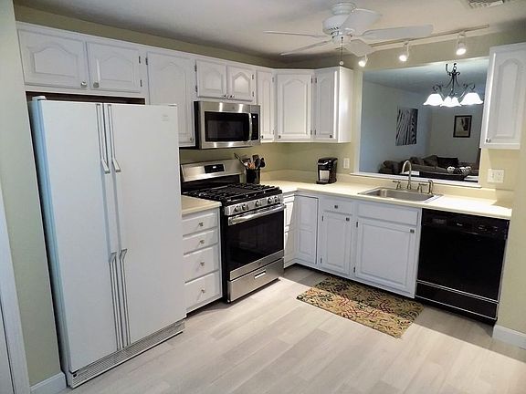 3rd image of 4 Spruce Tree Ln Unit 40