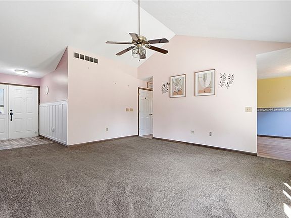 5th image of 14 Arlington Ave