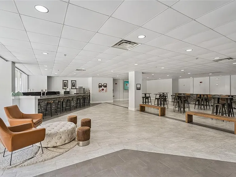 151 E Washington St #3B — Photo 6