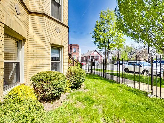 3rd image of 3404 W McLean Ave #G