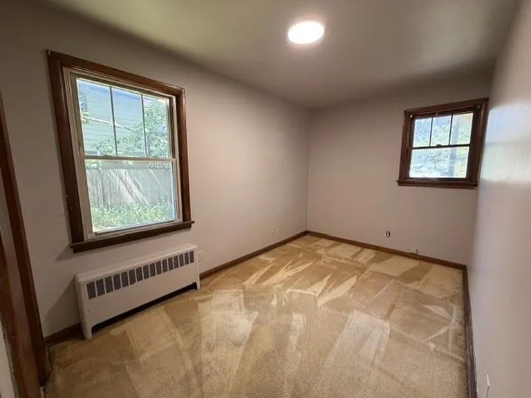 433 Allenford St — Photo 15