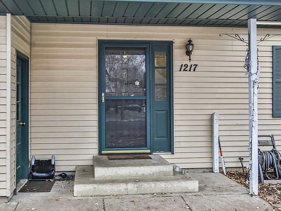 2nd image of 1217 Willow Ave