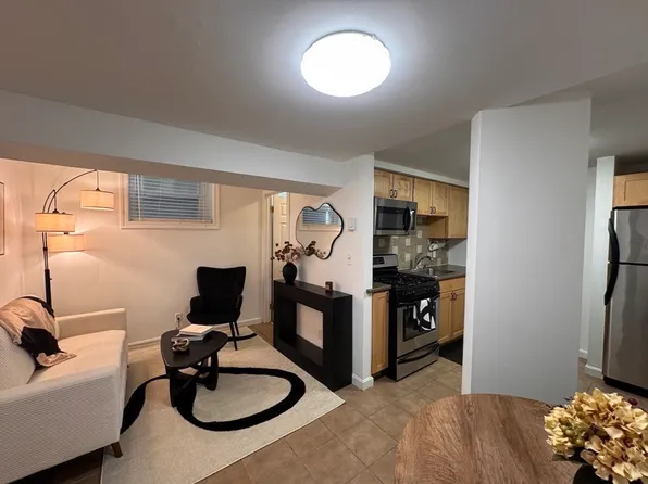 1 Dana St APT 2, Cambridge, MA 02138