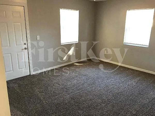 2224 E Hanna Ave — Photo 14