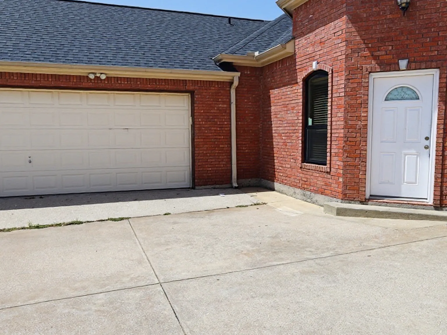 3 bed, 1.5 bath, 1333 sqft, $2,195 — Photo 2