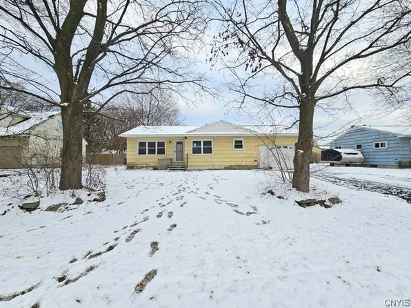 106 Cora Ave, North Syracuse, NY 13212