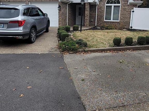 Beautiful Executive home in quiet cul de dac.Hoa community all yard work, snow removal covered by H.O.A. Fenced yard