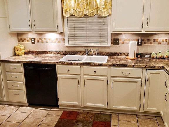 3rd image of 3912 Baymeadow Dr