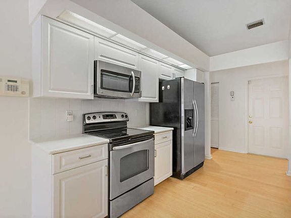 4th image of 702 Sea Oats Dr #D-3