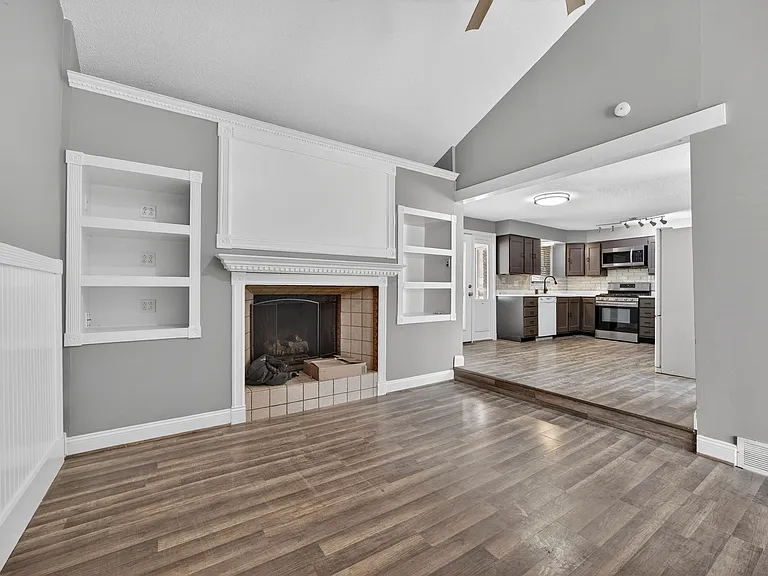 3320 Elm St — Photo 8