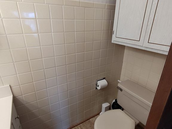 2nd image of 20W356 Belmont Pl