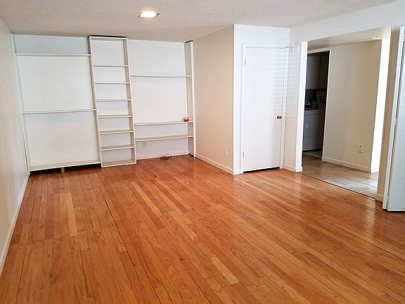 5th image of 218 E Hermosa Dr