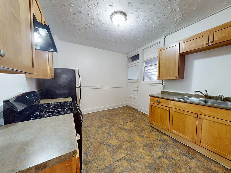 2729 Euclid Heights Blvd — Photo 7