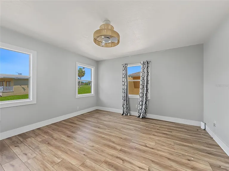 125 Lake Roy Dr — Photo 30