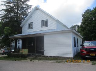 9 Prospect St, Saint Regis Falls, NY 12980