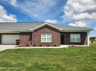 32 Hunters Ridge Dr, Eminence, KY 40019