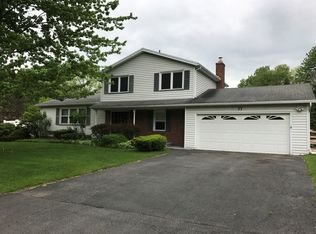 77 Glen Acre Dr, Pittsford, NY 14534