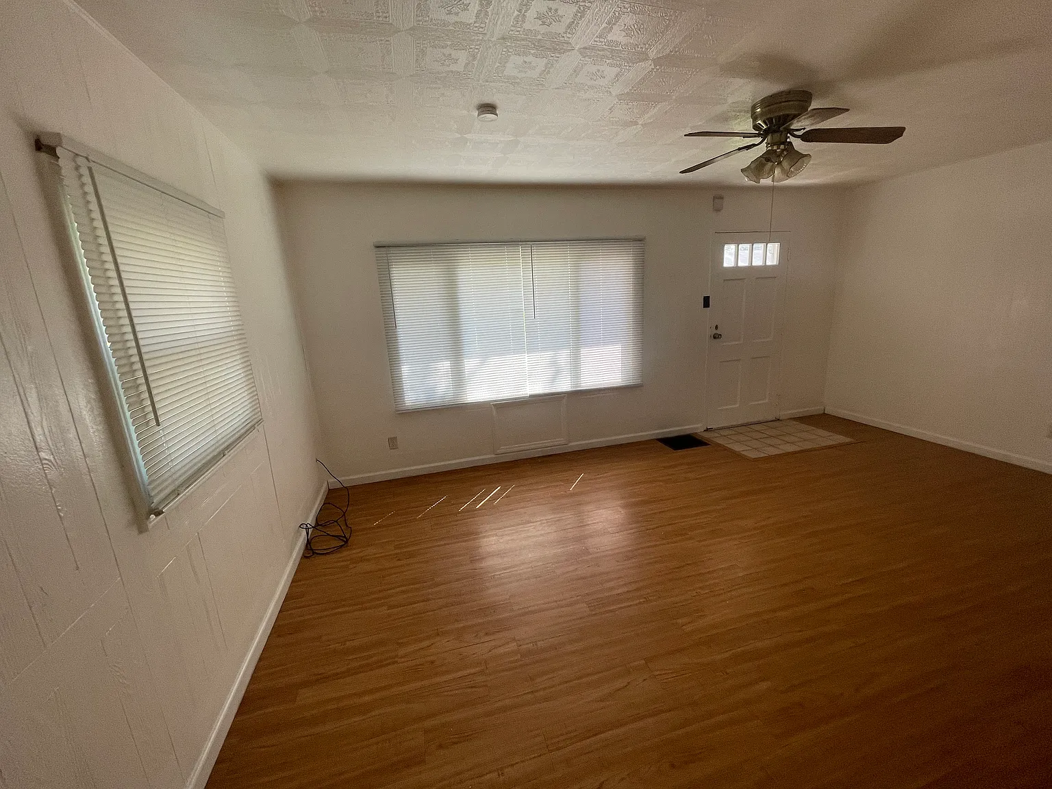 2 bed, 768 sqft, $1,300 — Photo 4
