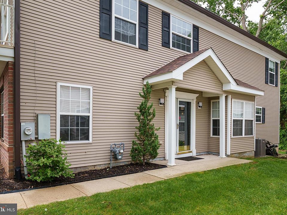 1st image of 182 Fountayne Ln