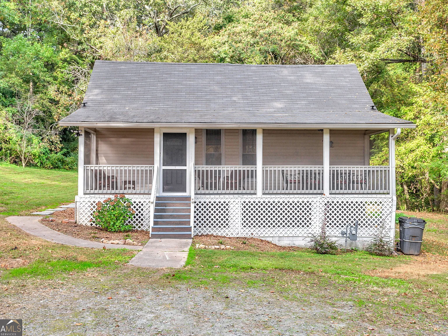 4 bed, 2.0 bath, $4,631 — Photo 2