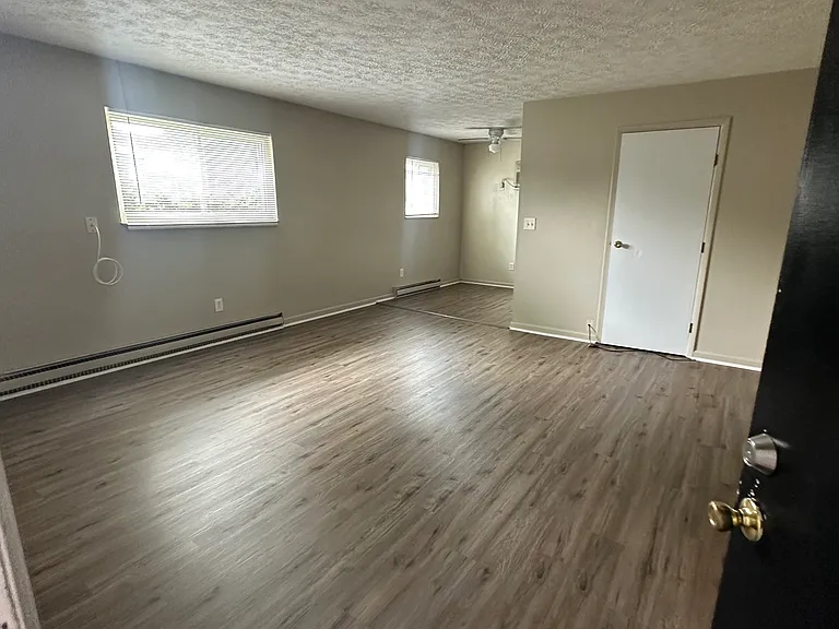 5476 Southgate Blvd — Photo 8