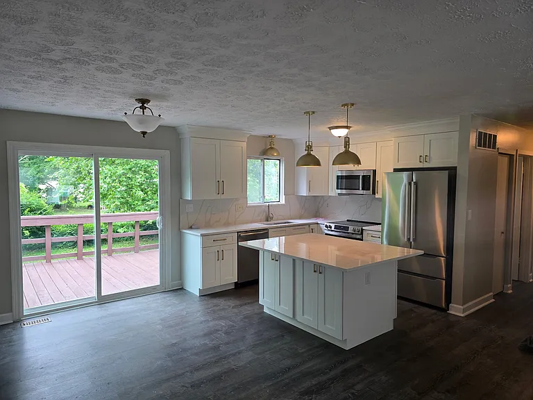 2136 Jeffey Dr — Photo 6