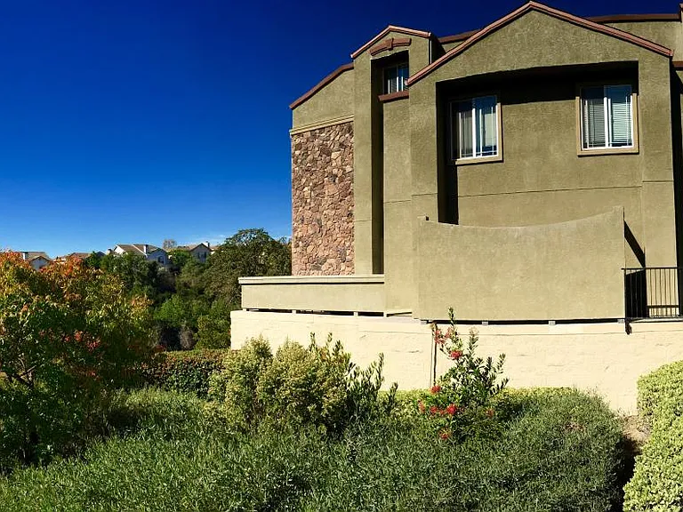 Promontory View — Photo 36