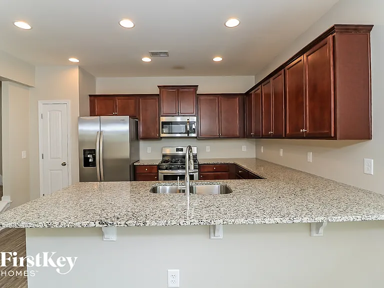 195 Bryon Ln — Photo 8
