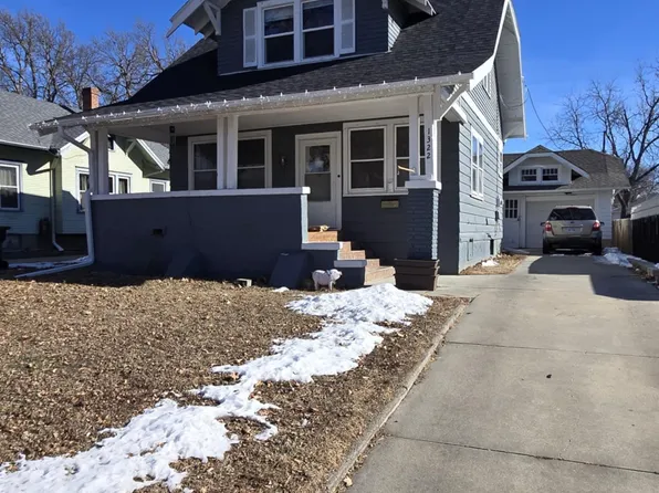 1322 N 10th St, Beatrice, NE 68310