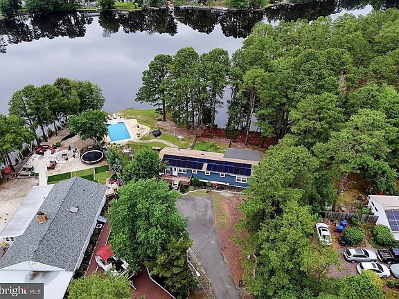 4th image of 6 Shore Cir