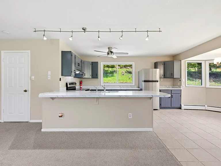 836 Sleepy Hollow Dr #A — Photo 35