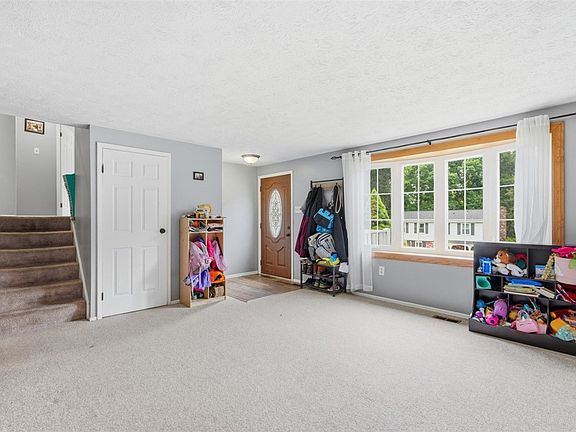 2nd image of 219 Maple Dr