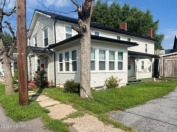 3rd image of 237 Cherry St