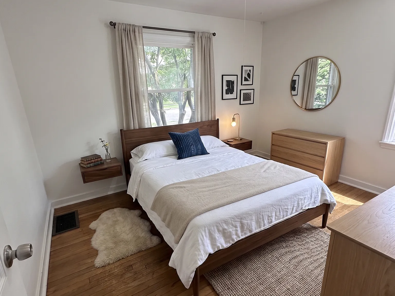 3 bed, 1008 sqft, $1,349 — Photo 3