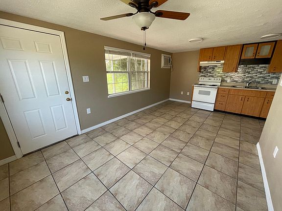 2nd image of 1203 Pierce St W #1203