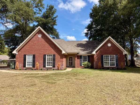 201 Belton Dr, Dothan, AL 36305