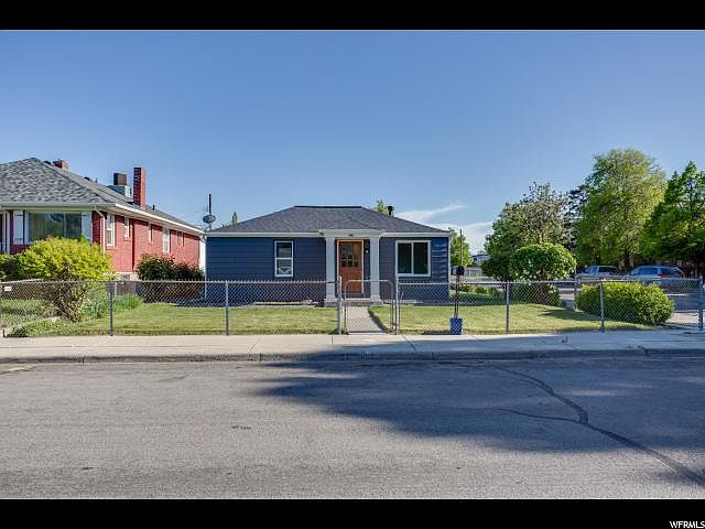 1st image of 204 E Louise Ave