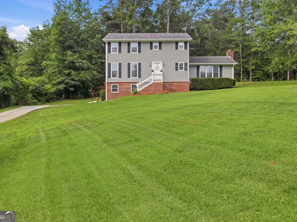 18 Foxdale Cir, Toccoa, GA 30577