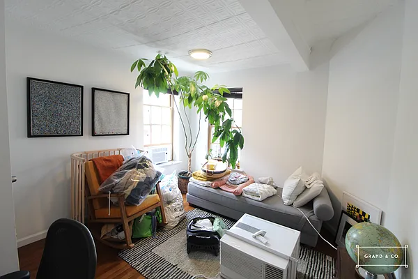 Rented by Grand & Co. | media 11