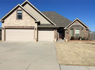 118 Sussex Ave, Lowell, AR 72745