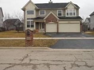 2642 Havens Dr, West Chicago, IL 60185