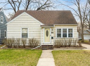 1105 Carney Ave, Mankato, MN 56001