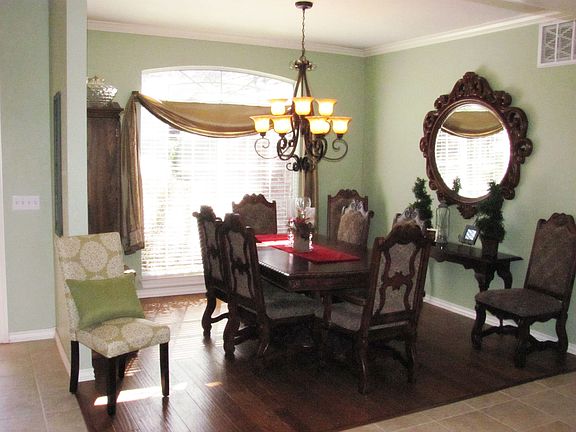 Hardwood floor in dining!