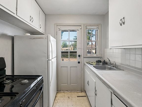 4th image of 3236 A St